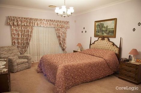 Property photo of 37 Lindeman Crescent Green Valley NSW 2168