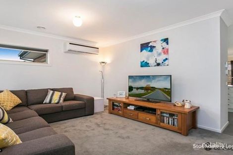Property photo of 41 Sallys Run Hampton Park VIC 3976
