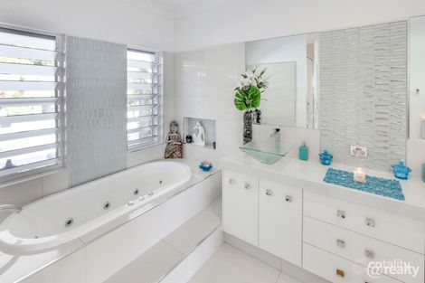 Property photo of 2 Seashell Crescent Trinity Beach QLD 4879