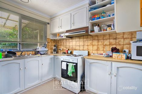 Property photo of 5 Clover Street Wendouree VIC 3355