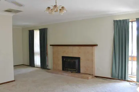 Property photo of 21 Hillview Avenue Moama NSW 2731