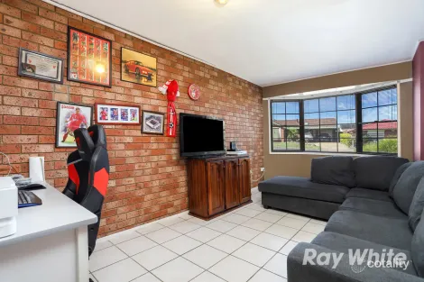 Property photo of 33 Todd Row St Clair NSW 2759