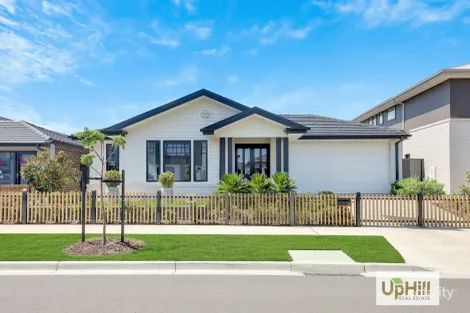 6 Babcock St, Clyde North, VIC 3978