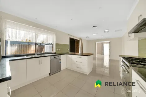 Property photo of 18 Lamb Grove Hoppers Crossing VIC 3029