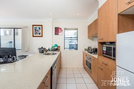 Property photo of 8/10 Amelia Street Coorparoo QLD 4151