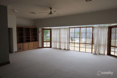 Property photo of 15 Torrington Place Canterbury VIC 3126