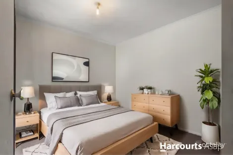 Property photo of 2/66 Doveton Avenue Eumemmerring VIC 3177