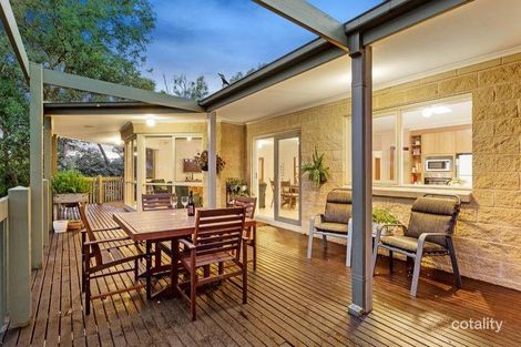 Property photo of 15 Thompson Crescent Research VIC 3095