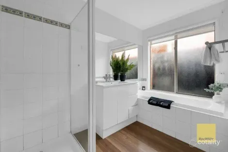 Property photo of 1 Cuthbert Avenue Truganina VIC 3029