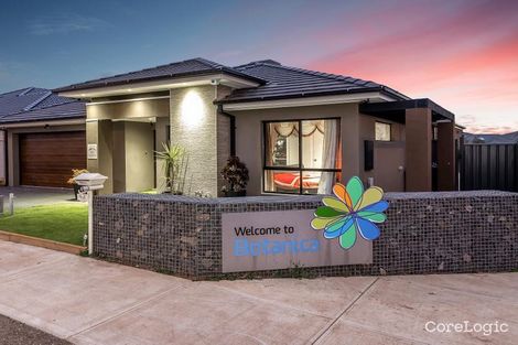 Property photo of 43 Holyoake Parade Manor Lakes VIC 3024