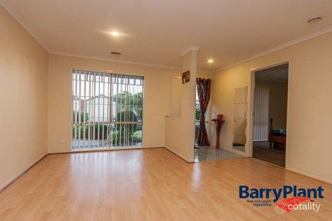 Property photo of 24 Masterton Place Cranbourne East VIC 3977