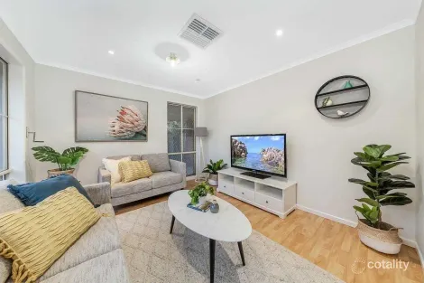 Property photo of 6 Bill Place Hampton Park VIC 3976