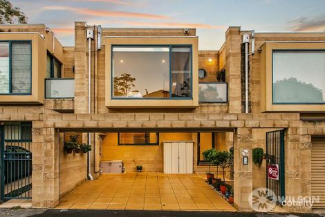 4 Neptune Pl, St Kilda, VIC 3182