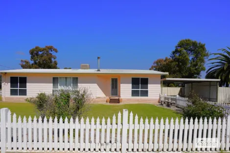 Property photo of 2 Barwidgee Boulevard Darlington Point NSW 2706