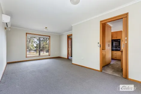 Property photo of 2/7 Holland Court Kennington VIC 3550