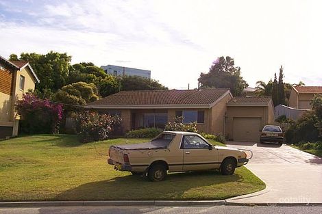 19 Hood Tce, Sorrento, WA 6020