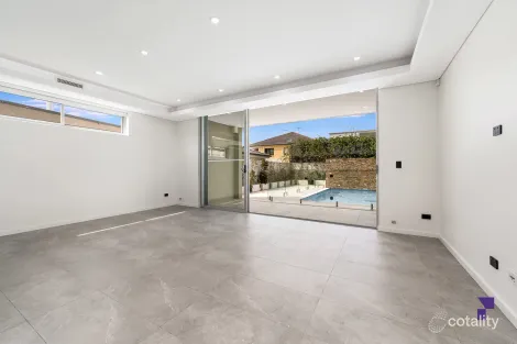 Property photo of 164 Juno Parade Greenacre NSW 2190