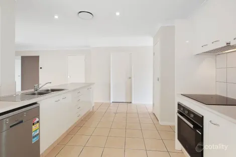 Property photo of 27 Naracoorte Place Parkinson QLD 4115