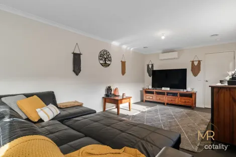 Property photo of 11 Gants Path Wyndham Vale VIC 3024