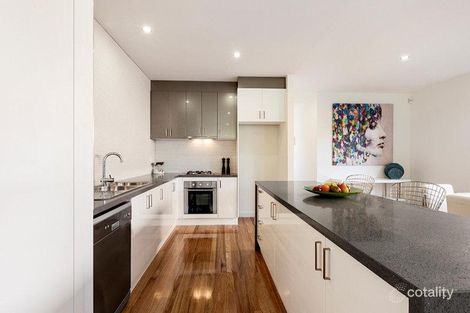 Property photo of 2/13 Waxman Parade Brunswick West VIC 3055
