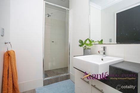Property photo of 1 Grasstree Lane Success WA 6164