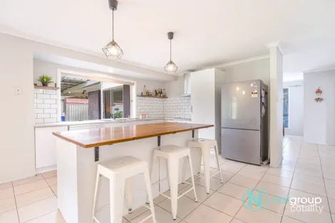 Property photo of 16 Colisa Crescent Regents Park QLD 4118