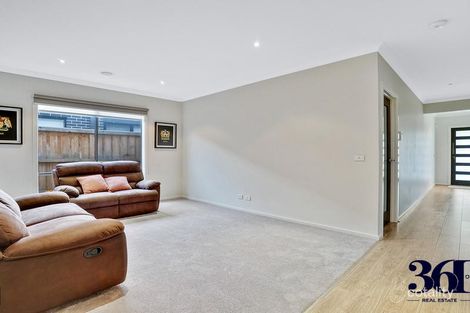 Property photo of 25 Springlands Crescent Plumpton VIC 3335