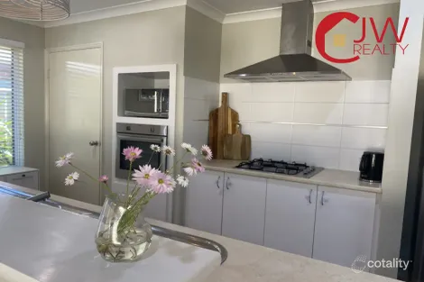 Property photo of 17 Edwinstone Close Dalyellup WA 6230