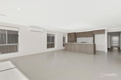 21 Brilliant St, Roxburgh Park, VIC 3064