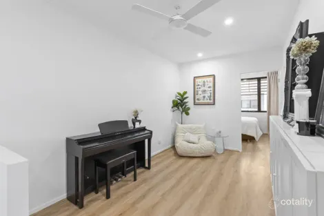 Property photo of 58 Evergreen View Robina QLD 4226