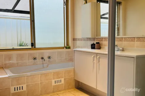 Property photo of 3 Baden Close Kanwal NSW 2259