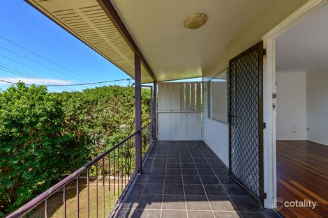 Property photo of 17 Hibiscus Avenue Kin Kora QLD 4680