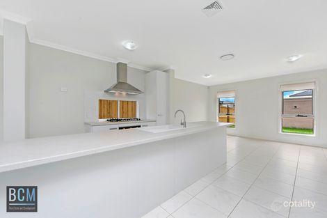 Property photo of 9 Alderton Drive Colebee NSW 2761
