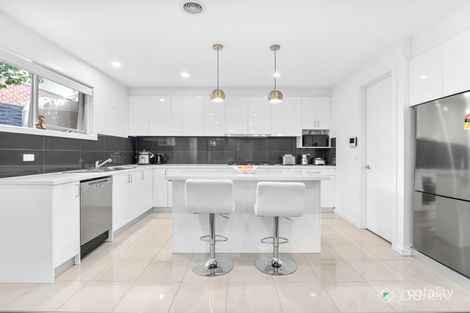 Property photo of 10 Misha Boulevard Endeavour Hills VIC 3802