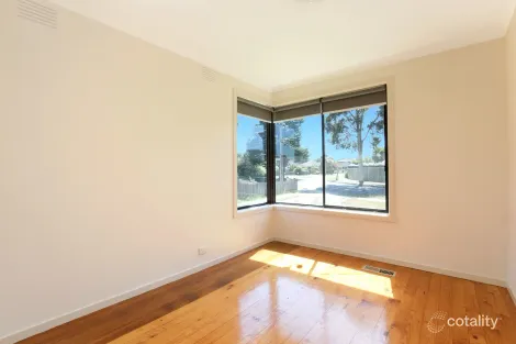 Property photo of 3 Sandhurst Crescent Bundoora VIC 3083