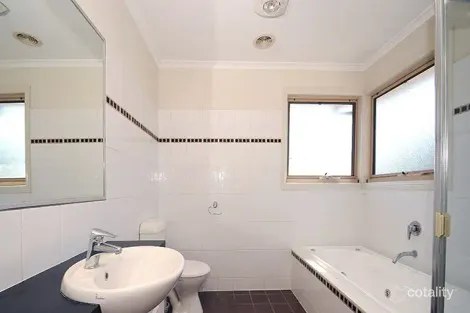 Property photo of 1/2 View Road Glen Waverley VIC 3150