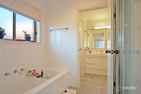 Property photo of 2 Romar Close Bomaderry NSW 2541