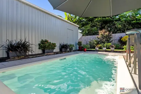 Property photo of 6 Vianen Close Bentley Park QLD 4869