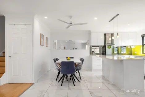 Property photo of 11/2200 Logan Road Upper Mount Gravatt QLD 4122