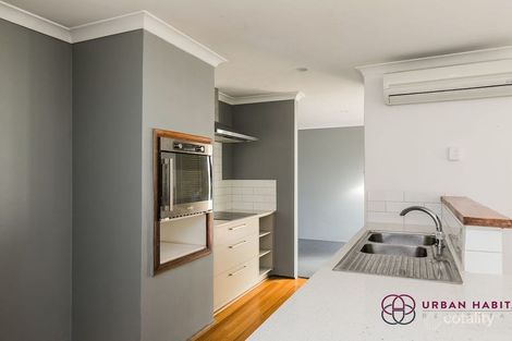 Property photo of 38 Cimbor Way Parmelia WA 6167