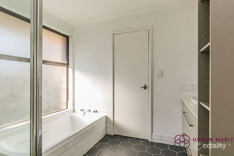 Property photo of 38 Cimbor Way Parmelia WA 6167