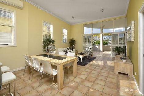 Property photo of 2/74 Oxlade Drive New Farm QLD 4005