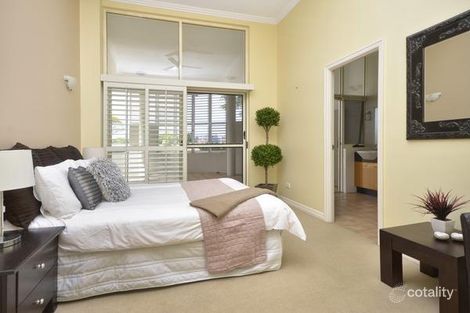 Property photo of 2/74 Oxlade Drive New Farm QLD 4005