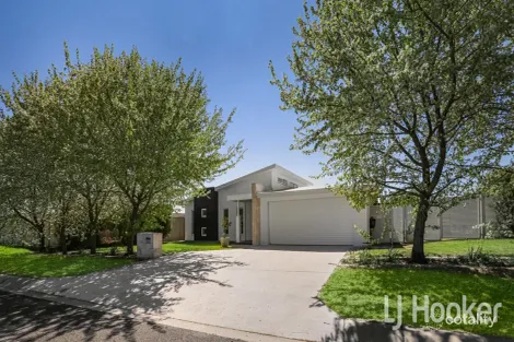 Property photo of 3 Coates Drive Kelso NSW 2795