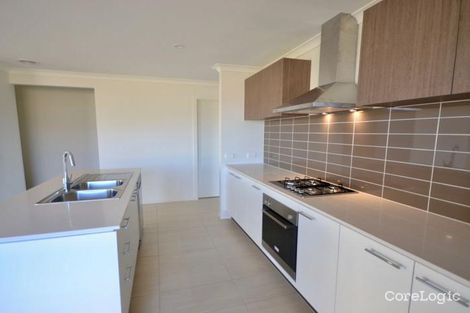 Property photo of 12 Omeara Crescent Cranbourne East VIC 3977