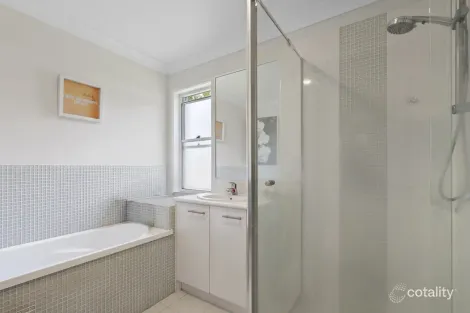 Property photo of 9 Plumeria Close Kenmore QLD 4069