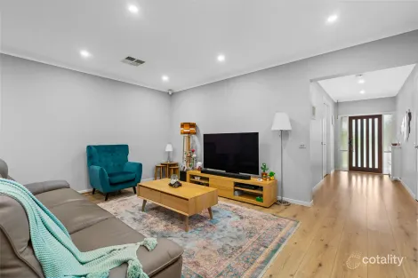 Property photo of 32 Surrey Grove Point Cook VIC 3030