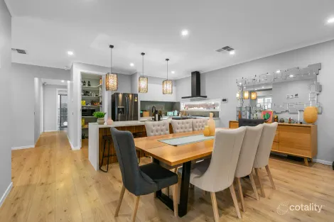 Property photo of 32 Surrey Grove Point Cook VIC 3030