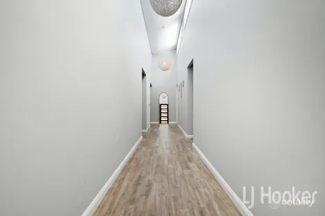 Property photo of 3 Coates Drive Kelso NSW 2795