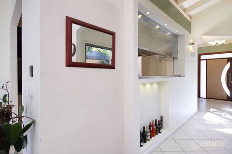 Property photo of 27 Banwell Crescent Carindale QLD 4152